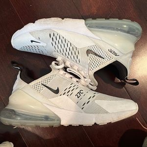 Nike Air 270! Lightly worn. Size 7.5